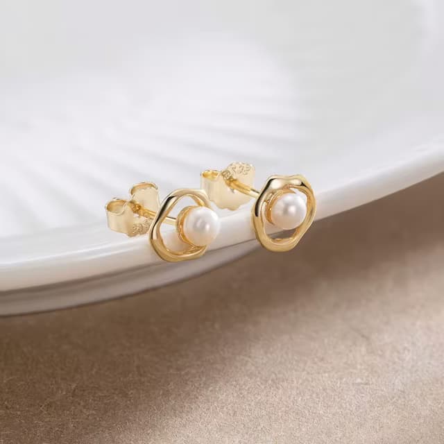 Pearl Halo Studs3