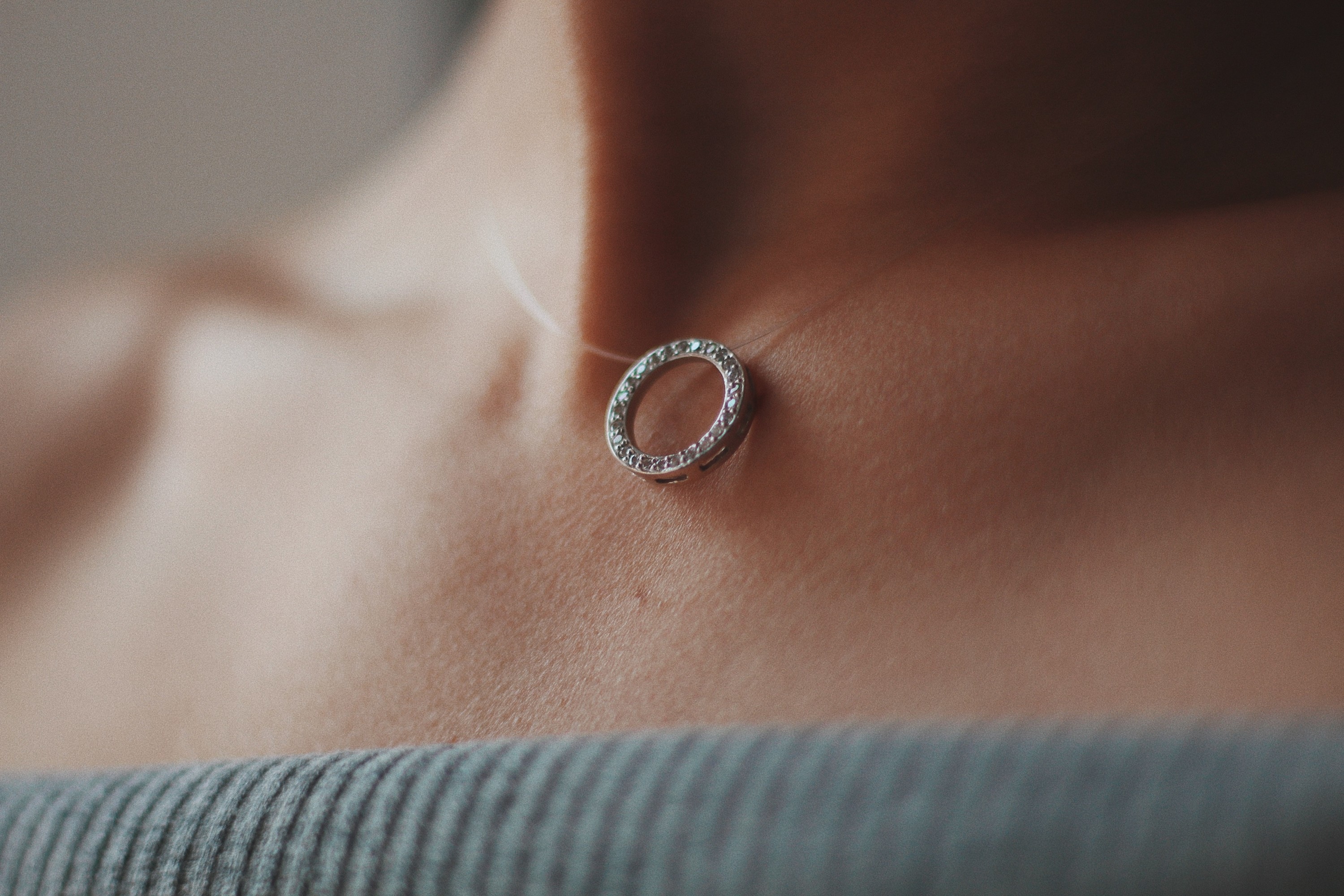 How To Style Minimalist Jewelry