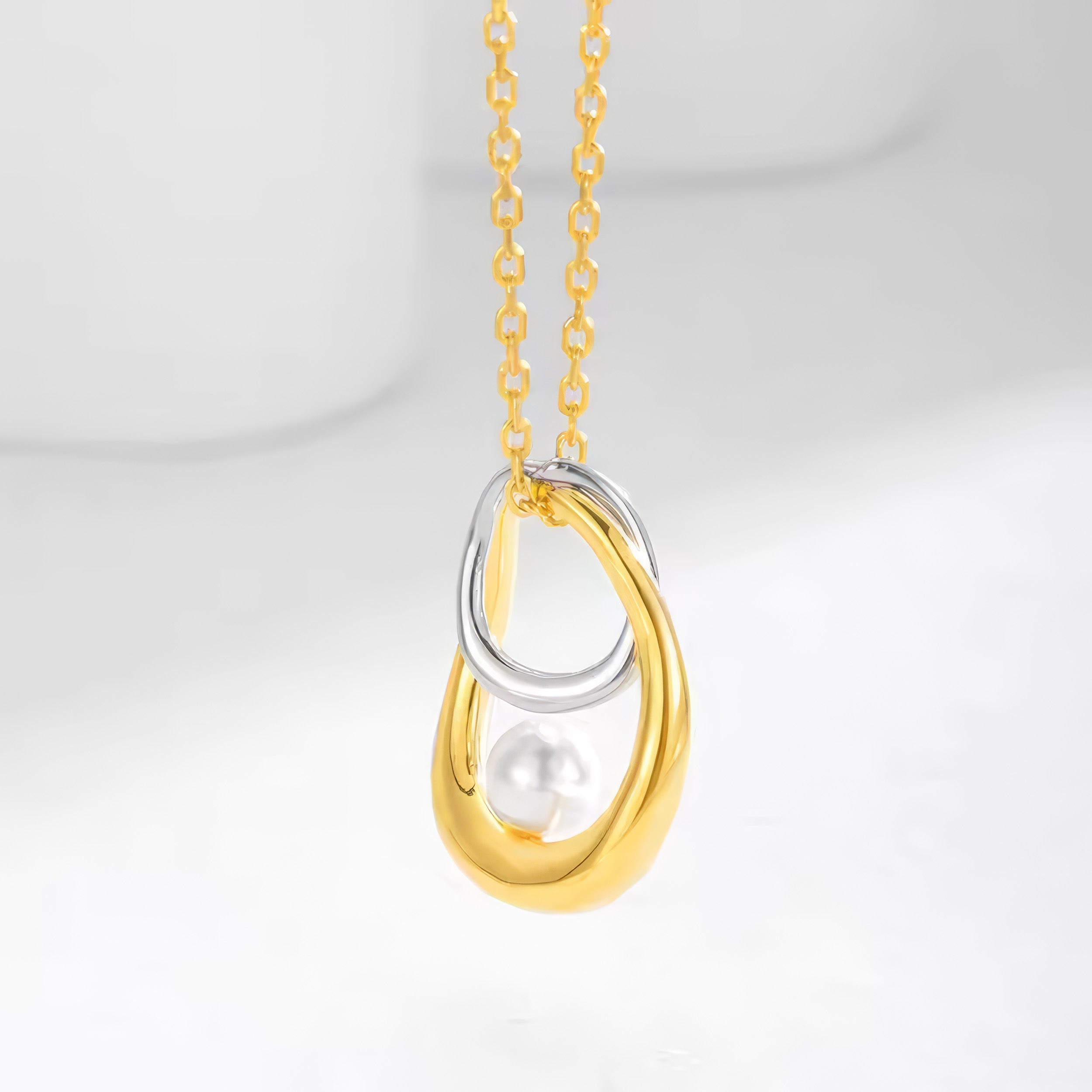 Eclipse Pearl Necklace