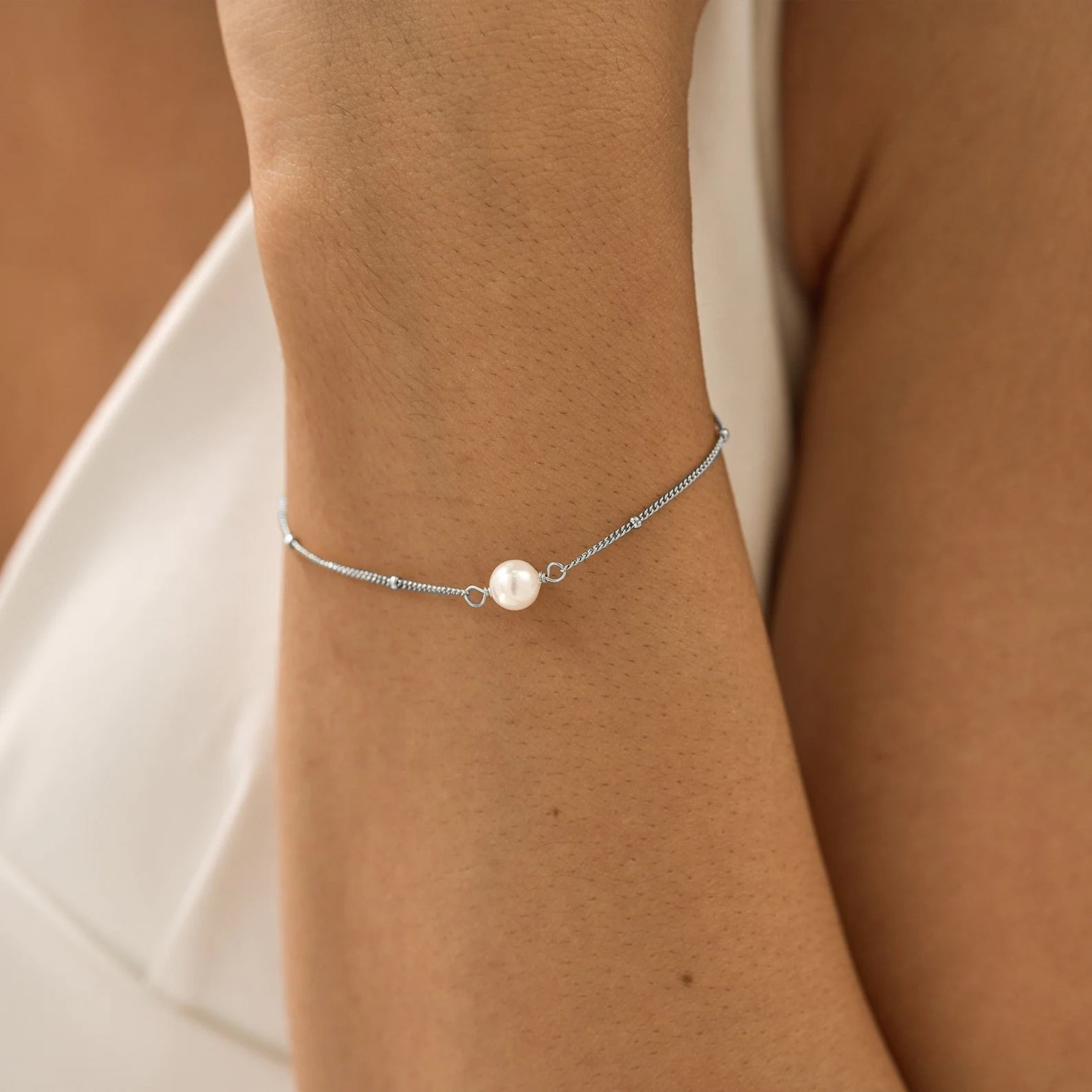 Single Pearl Bracelet