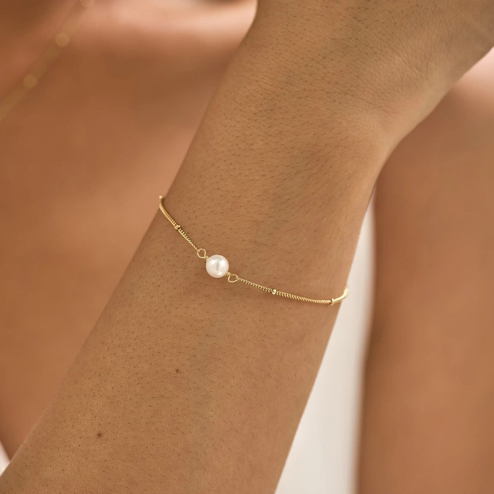 Single Pearl Bracelet